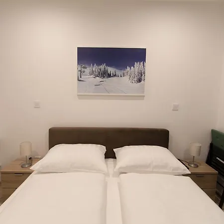 Apartment Mont 1 *